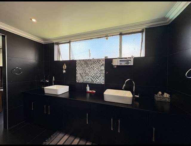 5 BEDROOM HOUSE FOR SALE IN BRAKPAN CENTRAL